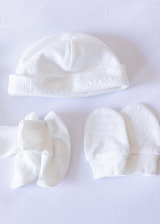 Organic Hat+Mitten+ Bootie Gift Set- Vanilla White