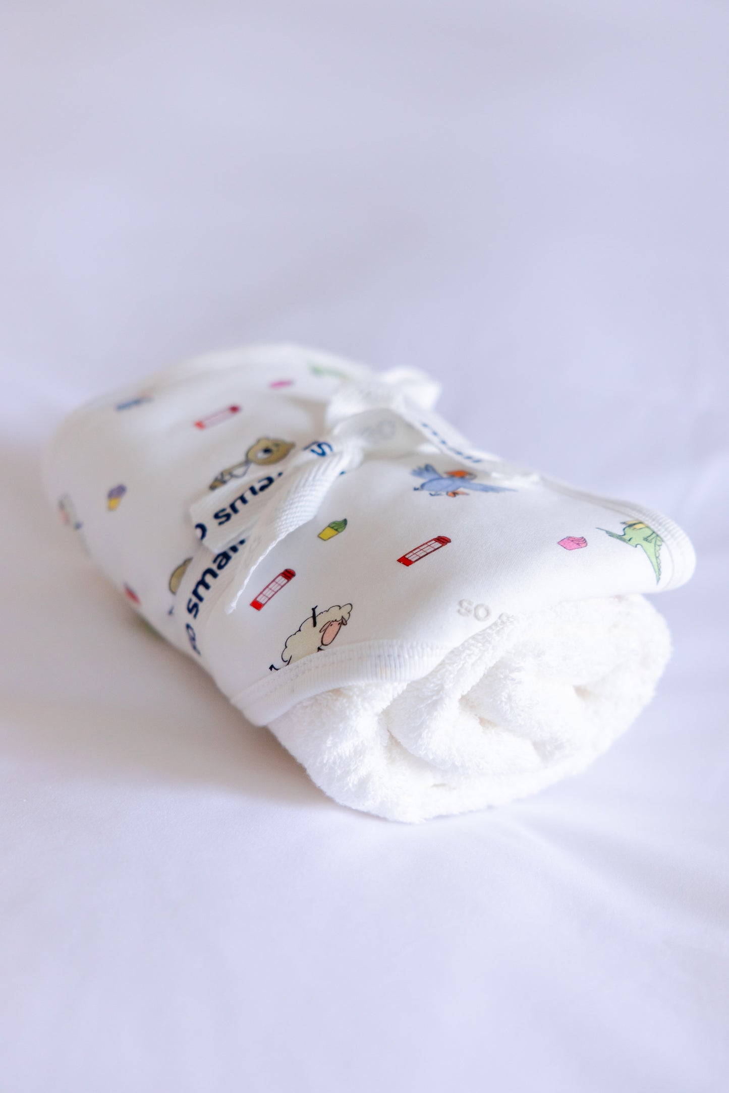 Organic Hooded Bath Towel- Playdates & Cupcakes